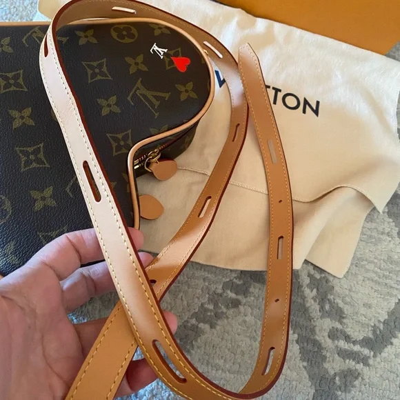 Louis Vuitton heart bag ❤️ 💼 limited edition - Picture 12 of 17